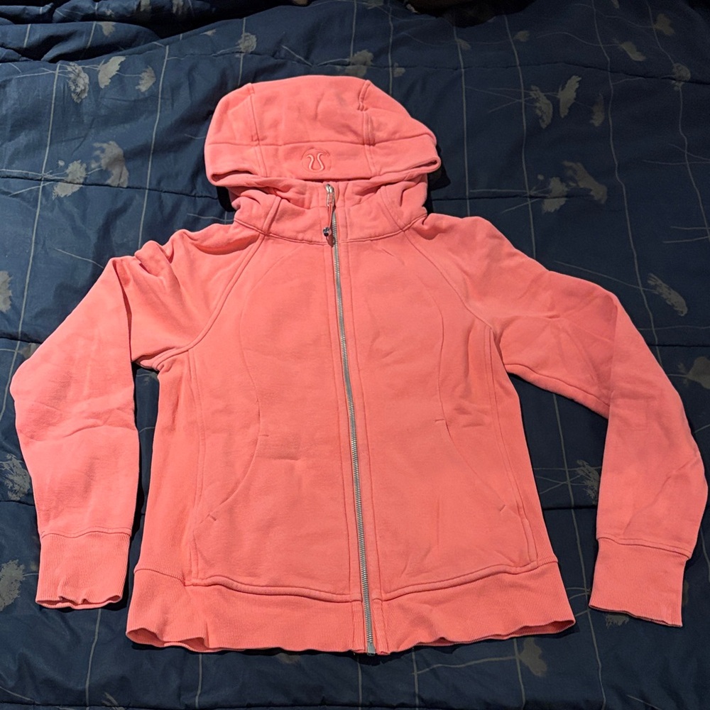 Lululemon Scuba Hoodie *Light Cotton Fleece
Flash Light Tone - size 6